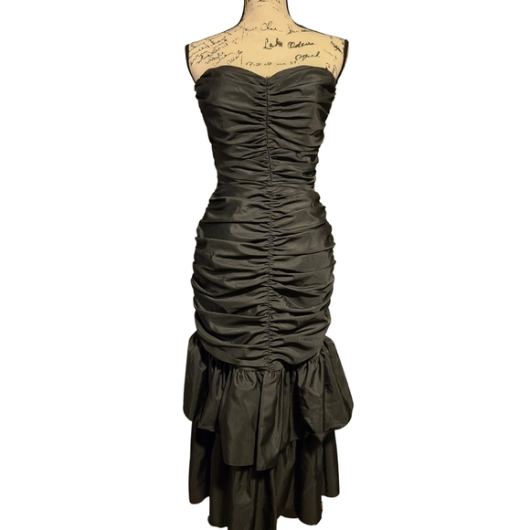 Union Made Vintage Black Strapless Sweetheart Ruched Gown - Picture 2 of 8